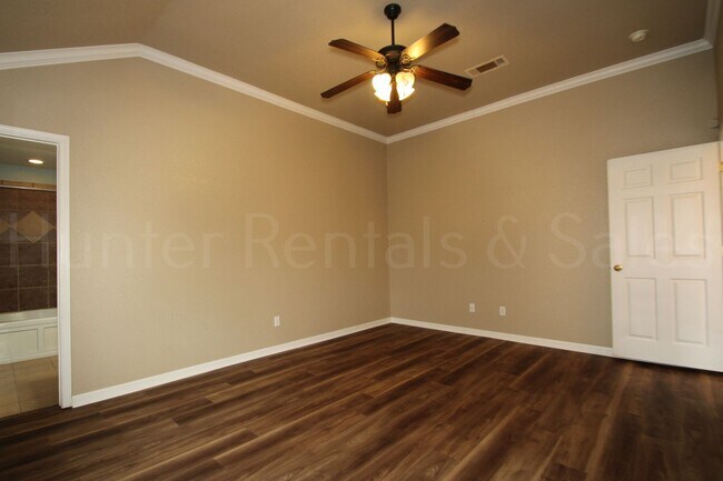 Building Photo - Goodnight Ranch!