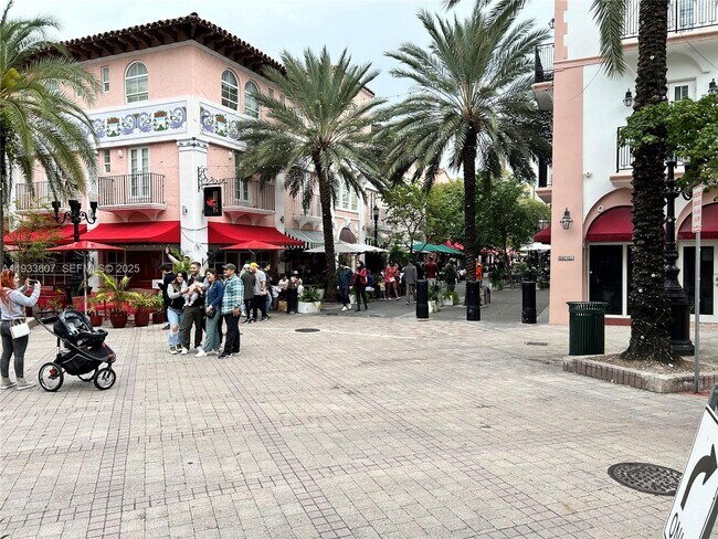 Building Photo - 717 Española Wy