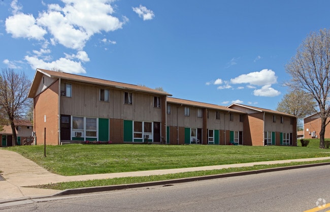 Building Photo - Chip Townhouses