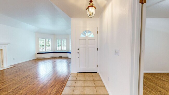 Building Photo - 7971 Oakmont Dr