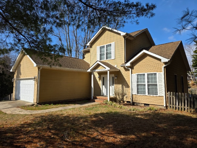 Building Photo - 2 Forest Lake Dr