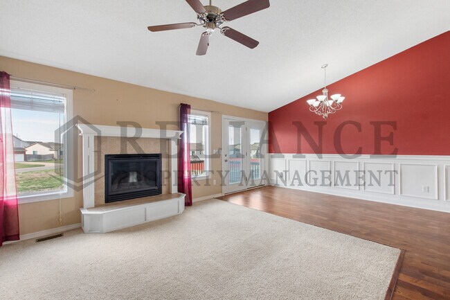 Building Photo - 5911 Hartford Dr