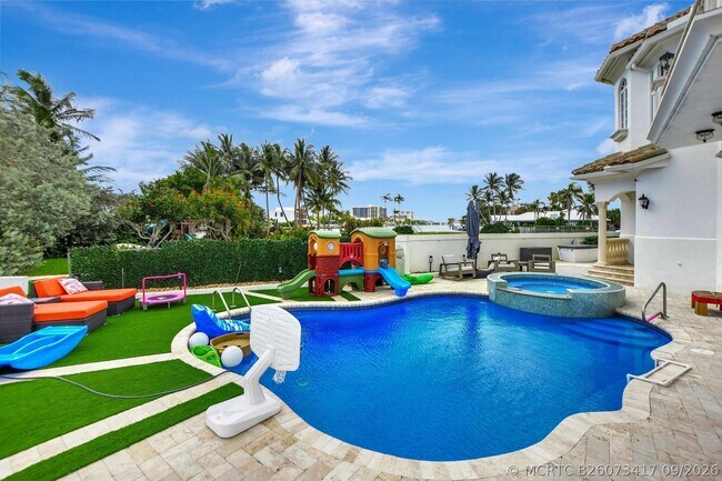 Building Photo - 857 Havana Dr
