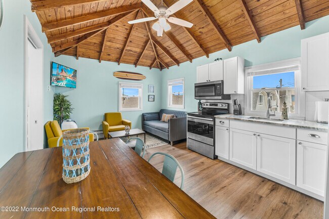 Building Photo - 171A Beachfront-