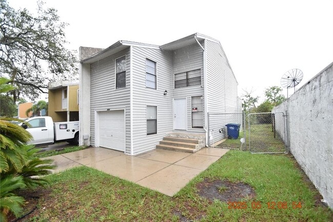 Building Photo - 2501 E Stanley Matthew Cir