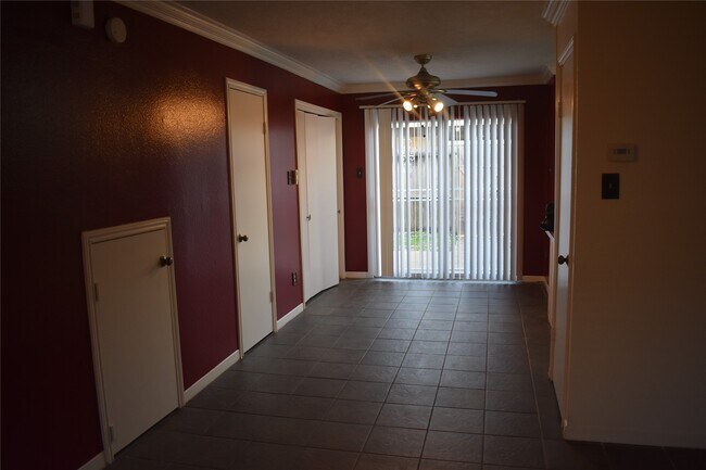 Building Photo - 9339 Westwood Village Dr