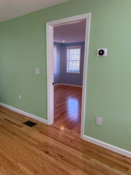 Building Photo - 11 Sherbrooke Ave