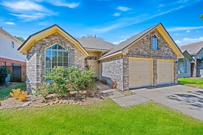 Building Photo - 15974 Oak Mountain Dr