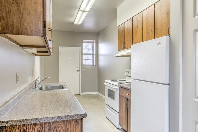 Building Photo - 3866 McRee Ave