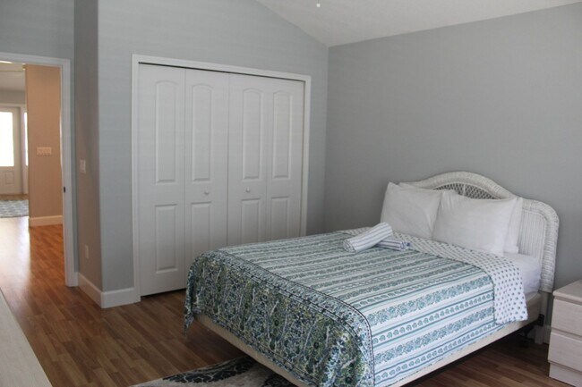 Building Photo - 3 bed 2.5 bath Riverview Home w/ Pool