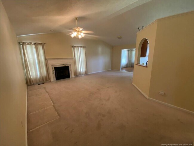 Building Photo - 6501 Ryefield Dr