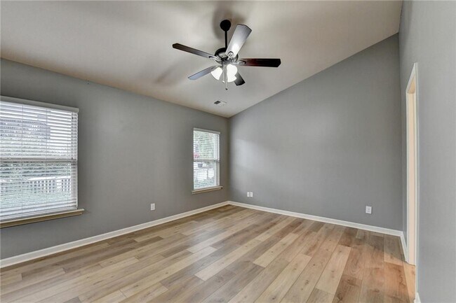 Building Photo - 5013 Groover Dr