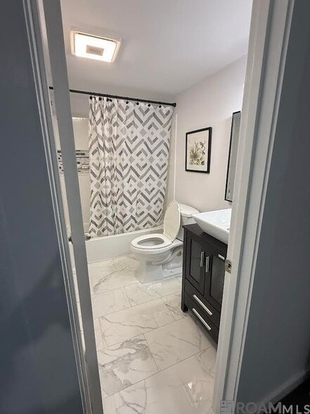 Building Photo - 3320 N Arnoult Rd