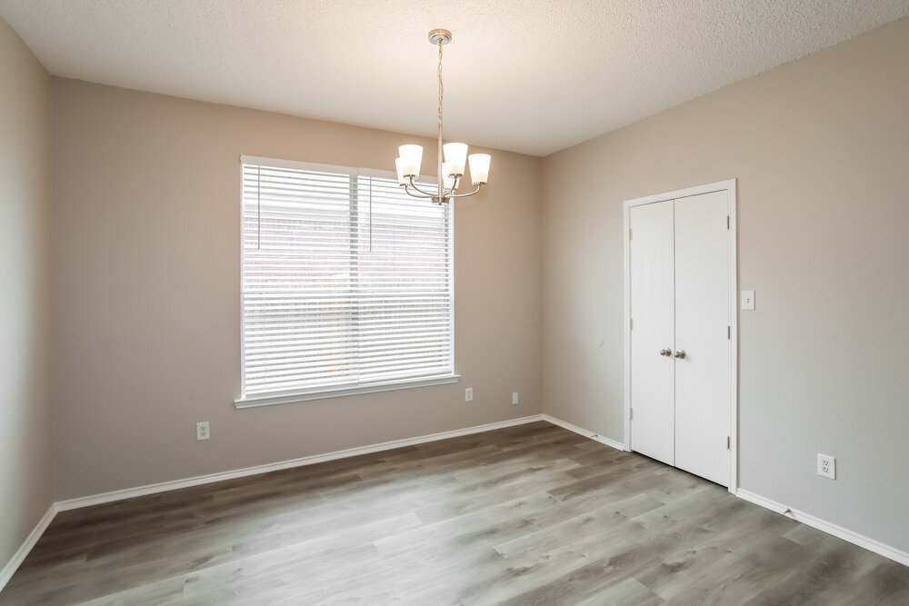 Building Photo - 7213 Park Creek Cir W