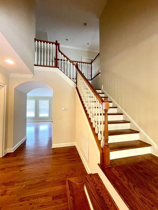 Building Photo - Large 5-bedroom house in Lake Hogan Farm near Chapel Hill schools!