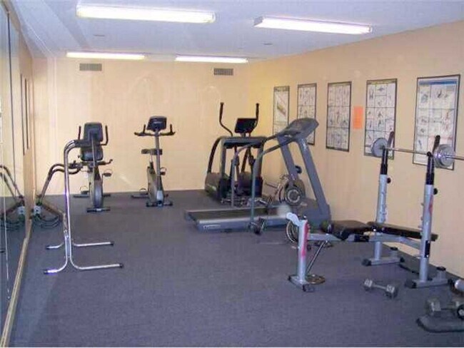 Building Photo - Mission Valley- Centrally Located Condo with AC, Private Patio and Parking.