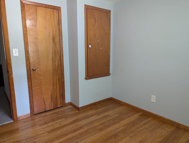 Building Photo - 8983 Highland Dr
