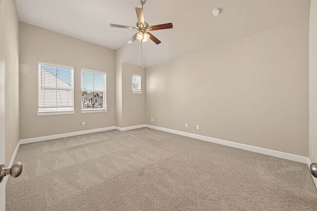 Building Photo - 3223 Cedar Dawn Ln