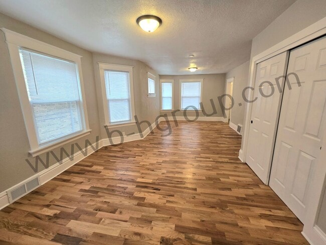 Building Photo - 2629 Roosevelt Rd