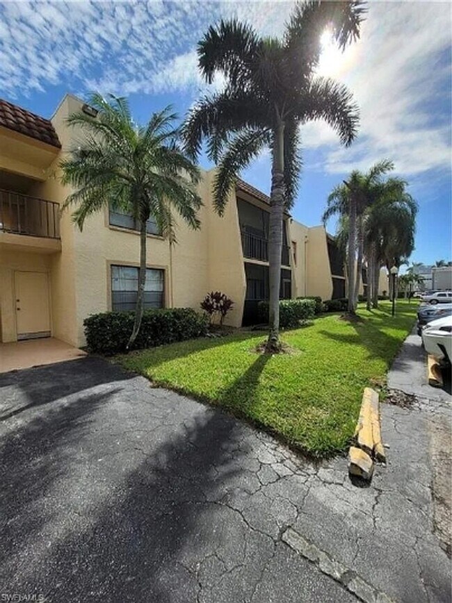 Building Photo - 12471 McGregor Blvd