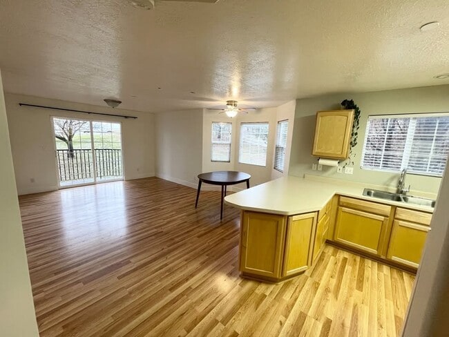 Building Photo - 2123 Morning Star Dr