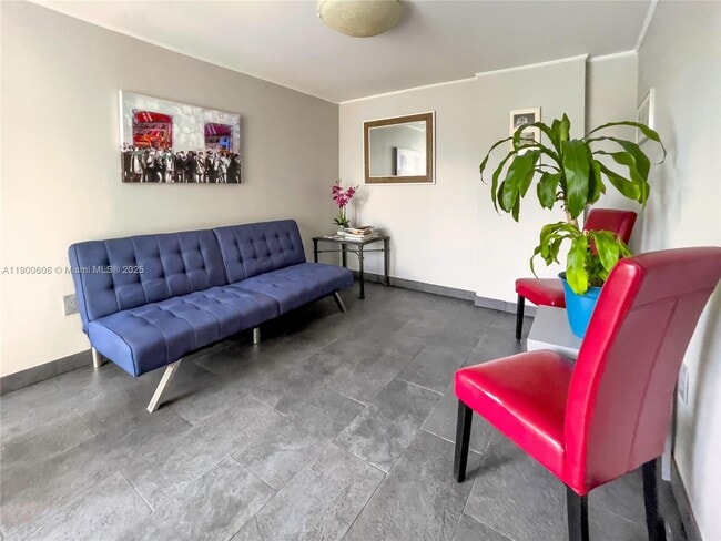 Building Photo - 1674 Bay Rd