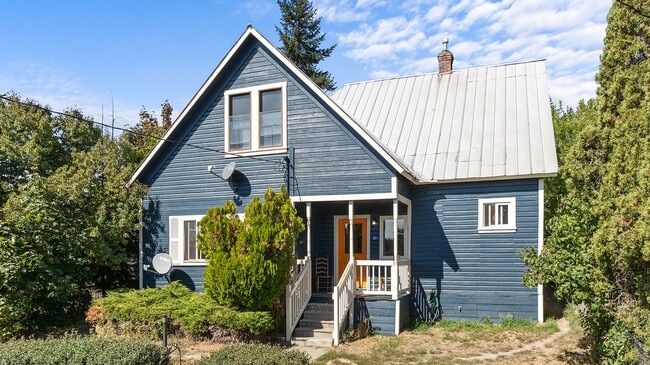 Building Photo - Inviting 3 Bed, 1 Bath Home in Roslyn, Whe...