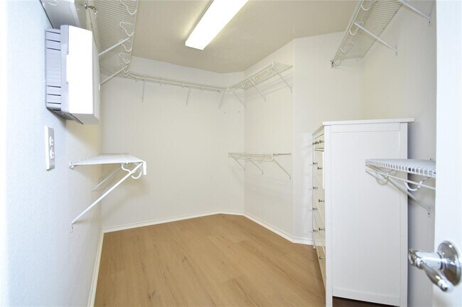Building Photo - 4518 Clemwood Ln