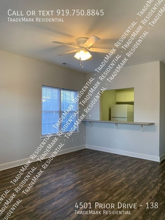 Building Photo - 1 Bedroom 1.5 Bathroom Townhouse Style Apa...