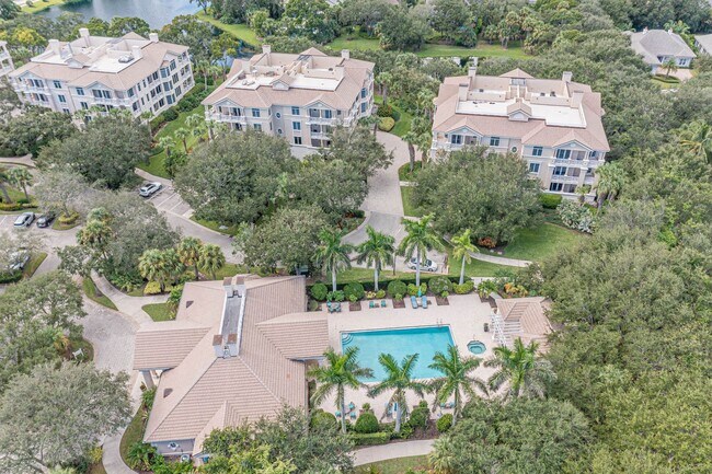 Building Photo - 801 N Swim Club Dr