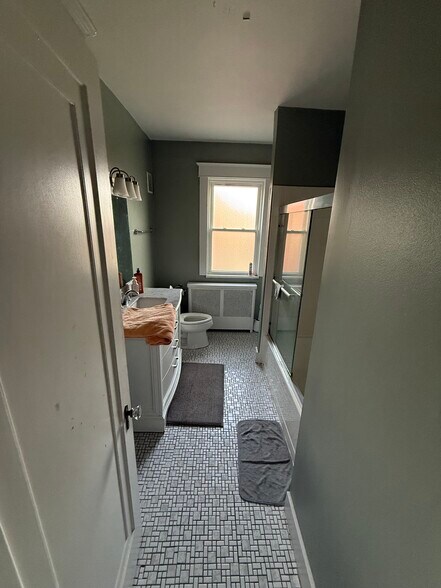 Building Photo - 5510 Hobart St