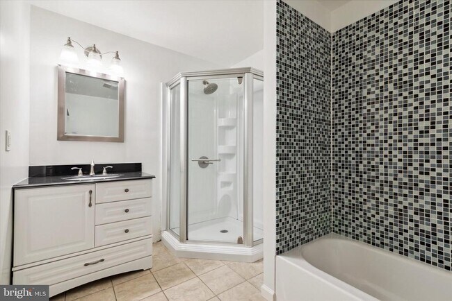 Building Photo - 1723 Willington St