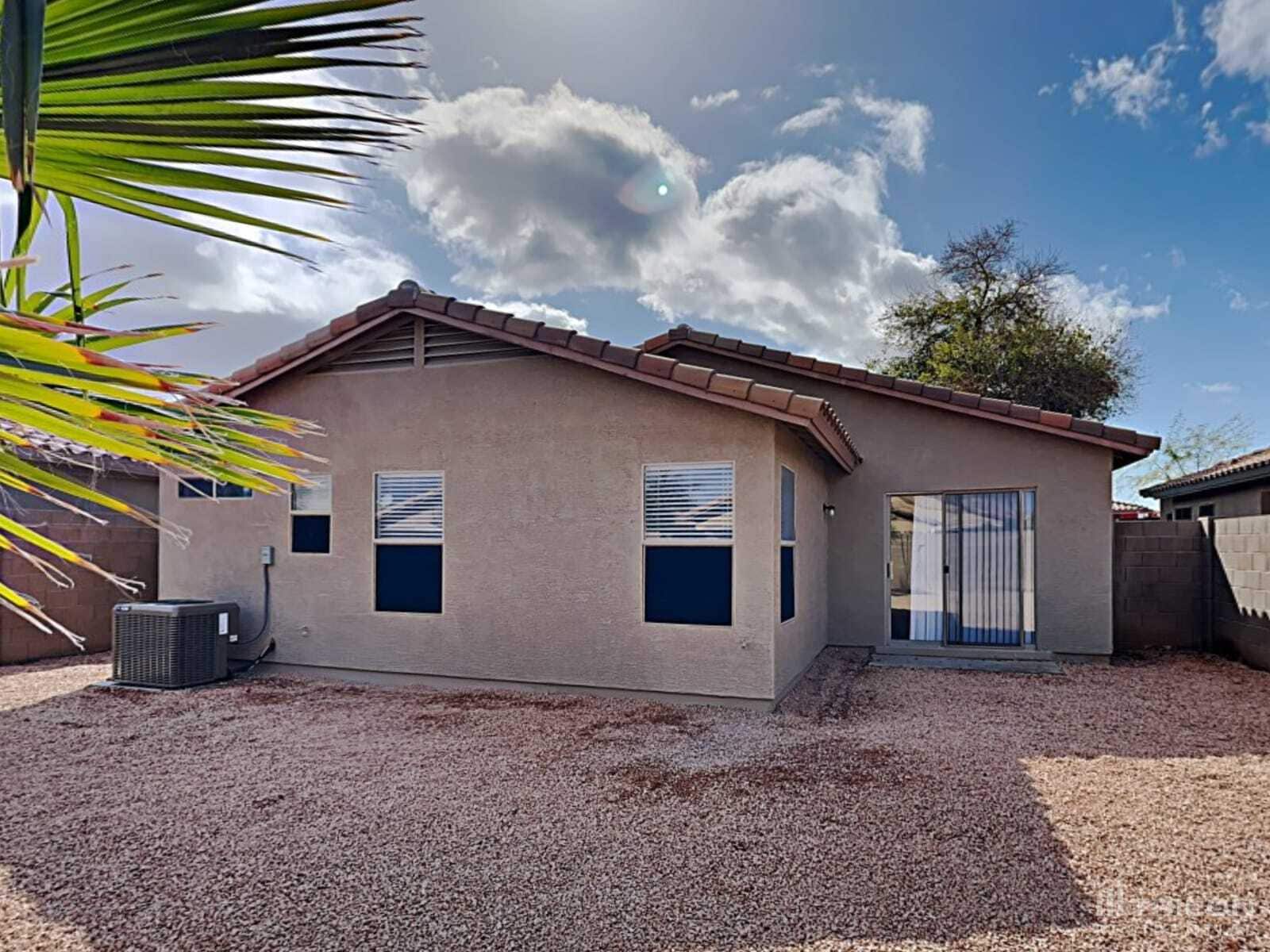 Building Photo - 43766 Elm Dr