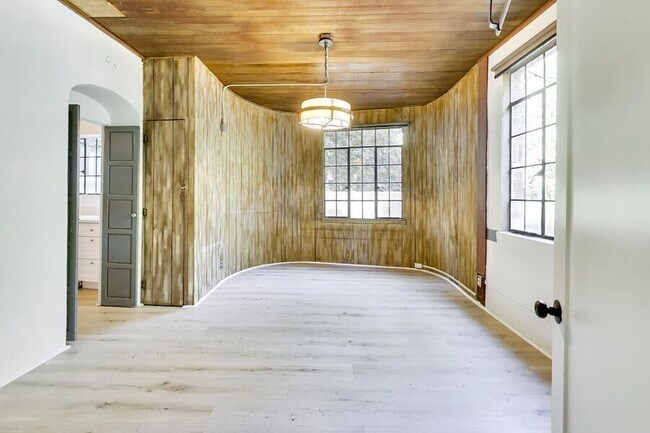 Building Photo - 7361 Claremont Ave