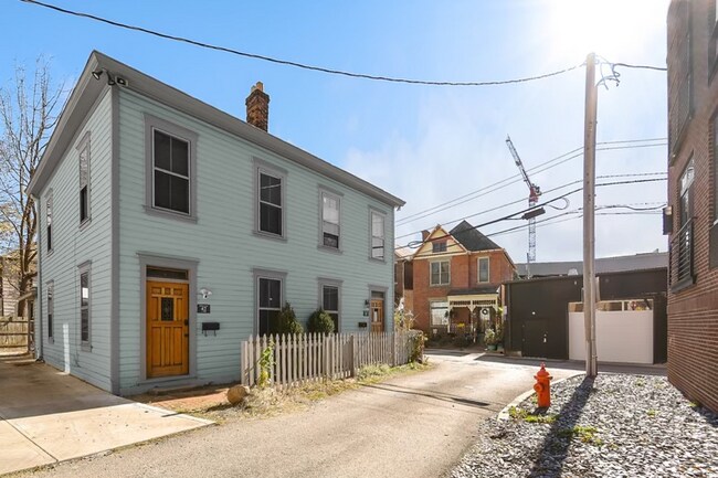 Building Photo - 42 E Prescott St