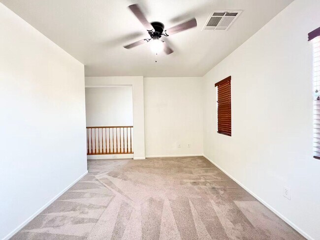 Building Photo - 11143 Ranch Valley St