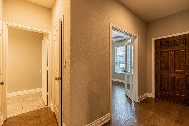 Building Photo - 27462 Paraiso Sands