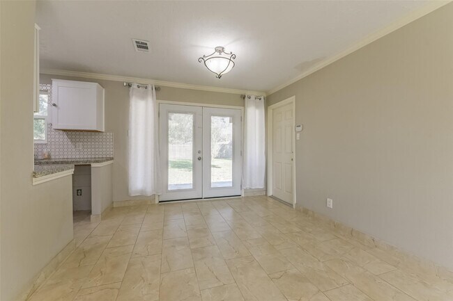 Building Photo - 2502 Drummer Dr