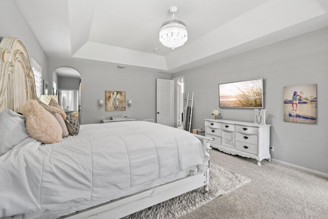 Building Photo - 3251 SW Holly Ln