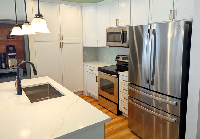 Building Photo - 7514 Lucca Ct