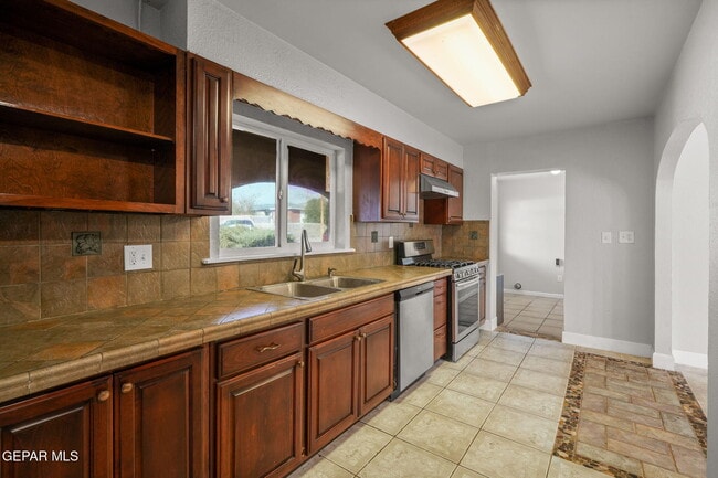 Building Photo - 317 Olivia Cir