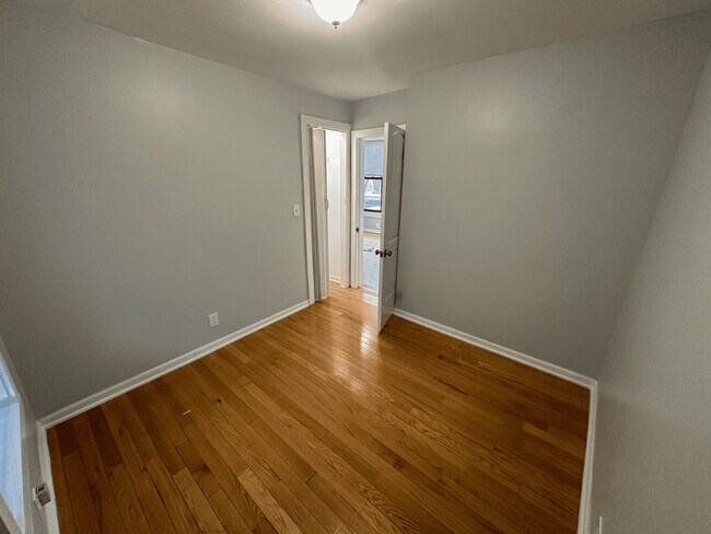 Building Photo - 2606 W Le Moyne St