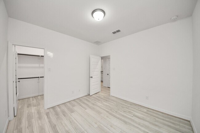 Building Photo - 6707 Regatta Park Ln