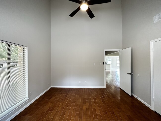 Building Photo - 11106 Ellwood St