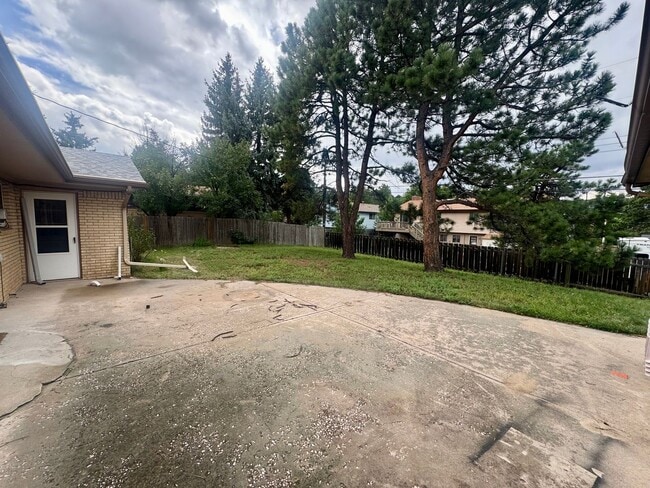 Building Photo - 5 bedroom Ranch home in North Colorado Spr...
