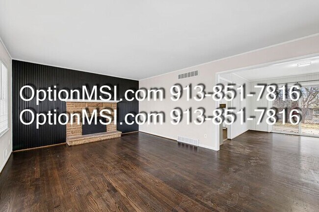 Building Photo - 1/2 month free if moved in by 1/25/26!! Move-in ready!!