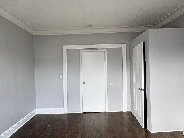 Building Photo - 416-418-418 Leslie St