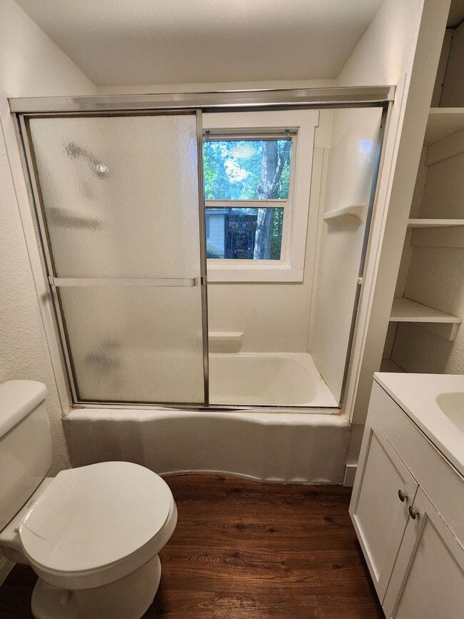 Building Photo - Charming Cottage-Black Mountain