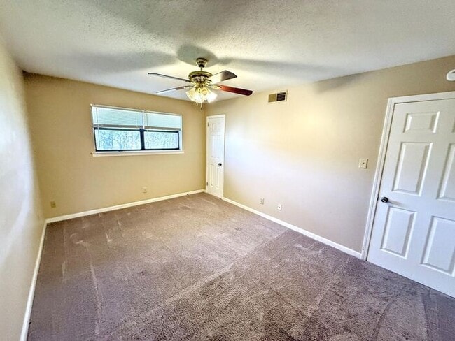 Building Photo - 3025 Chase Ln