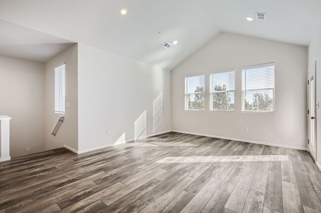 Building Photo - 2060 Autumn Moon Dr